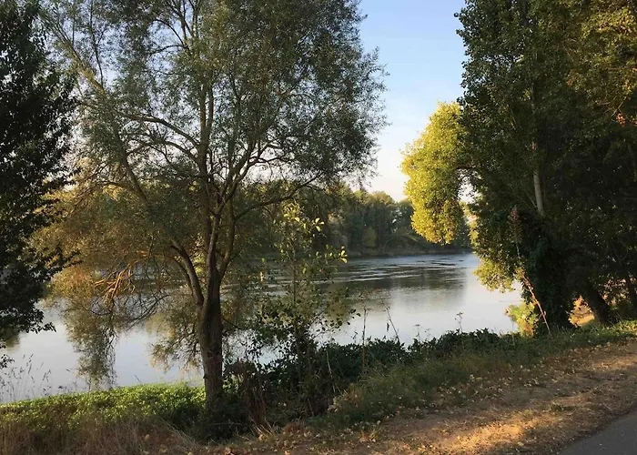 Jolie Maison Avec Jardin Proche Du Centre Au Calme Comme A La Campagne Vakantiehuis