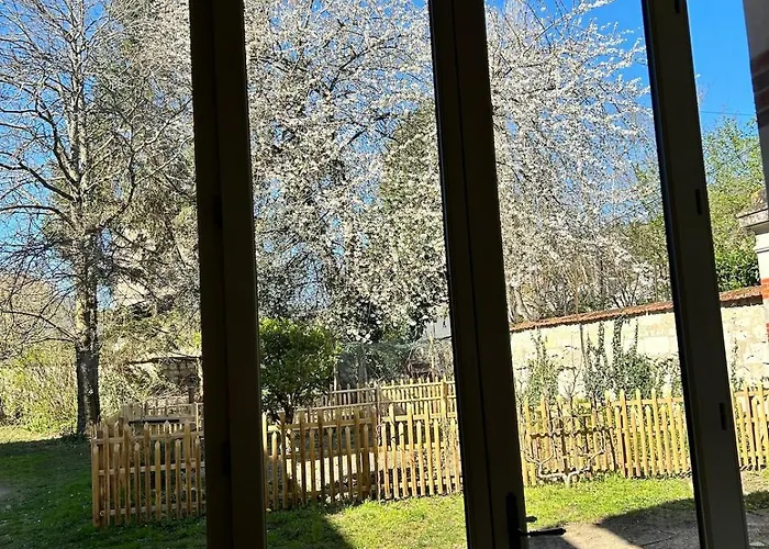 Jolie Maison Avec Jardin Proche Du Centre Au Calme Comme A La Campagne