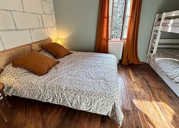 Jolie Maison Avec Jardin Proche Du Centre Au Calme Comme A La Campagne Vakantiehuis