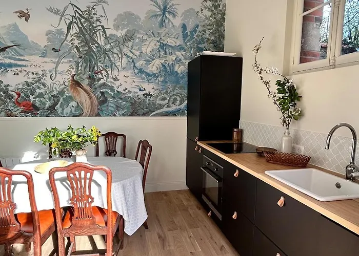 Tatil Evi Jolie Maison Avec Jardin Proche Du Centre Au Calme Comme A La Campagne